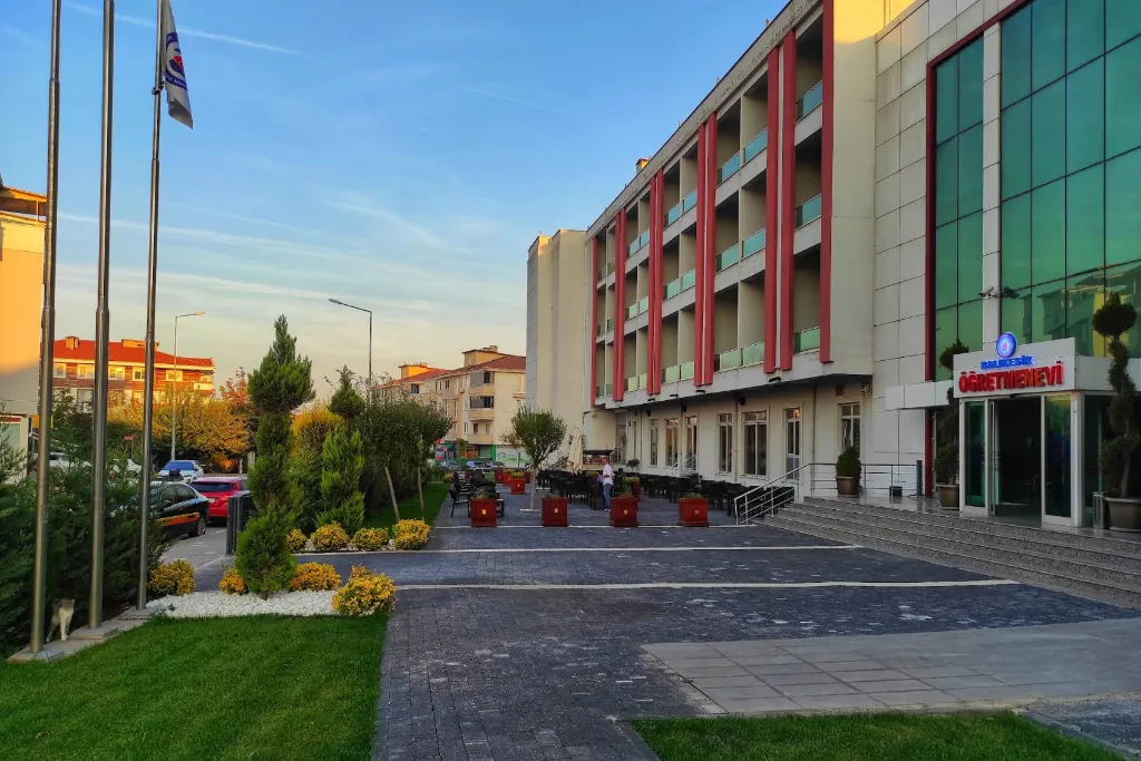 Balıkesir Öğretmenevi