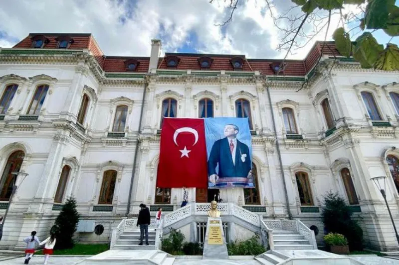 Adile Sultan Kasrı Öğretmenevi